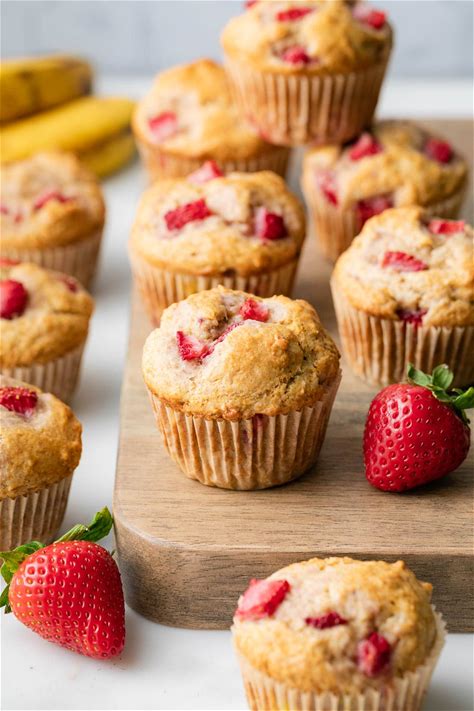 1-bowl-strawberry-banana-muffins-vegan-the image