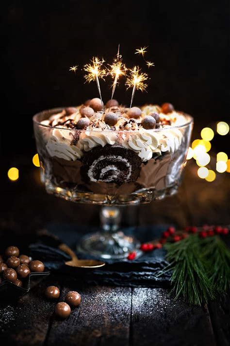 easy-chocolate-trifle-supergolden-bakes image