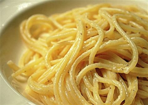 spaghetti-ai-due-formaggi-buonissimo-ricette image