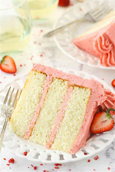 strawberry-moscato-layer-cake-strawberry-layer image