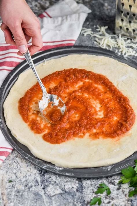 homemade-pizza-sauce-5-minute image