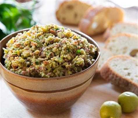 tapenade-easy-5-minute-olive-recipe-fifteen-spatulas image