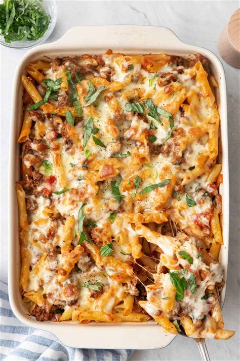ground-beef-casserole-with-pasta-feelgoodfoodie image