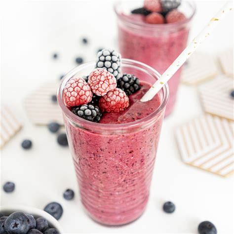 healthy-berry-smoothie-gathering-dreams image