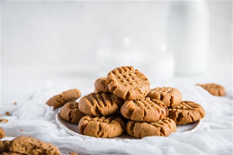super-simple-low-carb-peanut-butter-cookies image