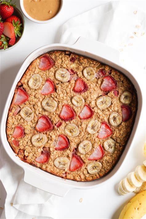 strawberry-banana-baked-oatmeal-wellness-by-kay image