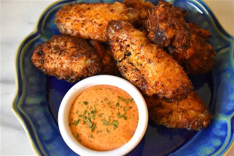 kickin-cajun-chicken-wings-with-remoulade-the image
