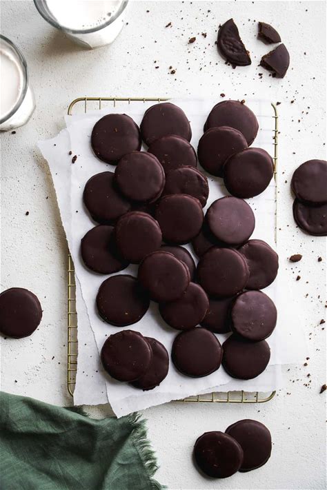 vegan-thin-mints-gluten-free-dairy-free-the-fit image