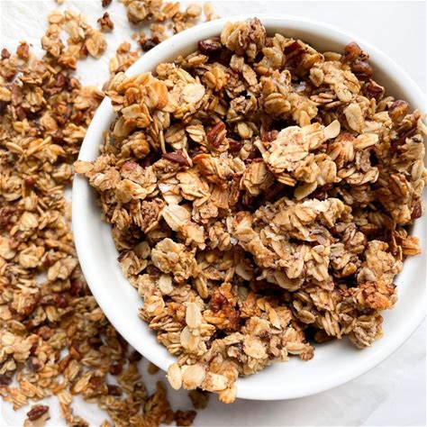 healthy-maple-pecan-granola-with-cinnamon-and-sea image