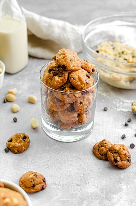 crunchy-macadamia-nut-chocolate-chip-cookies image