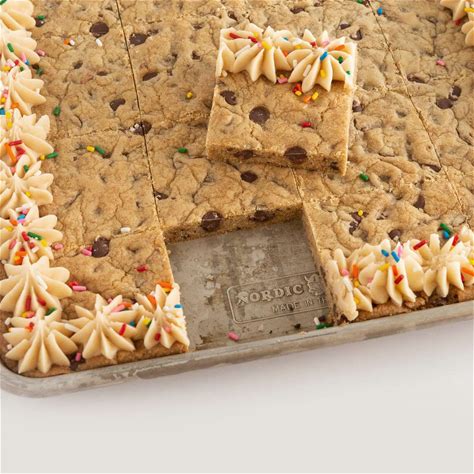 sheet-pan-cookie-cake-design-eat-repeat image