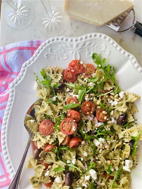 farfalle-with-pesto-and-tomatoes-a-perfect-feast image