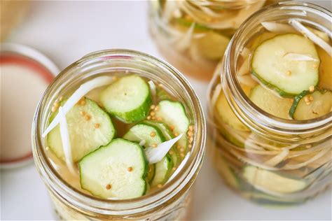 how-to-make-refrigerator-pickles-easy-3-step image