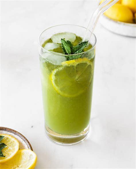 refreshing-mint-lemonade-recipe-limonana image