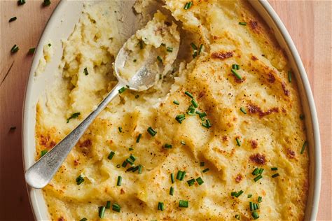 cheesy-baked-mashed-potatoes-recipe-with image