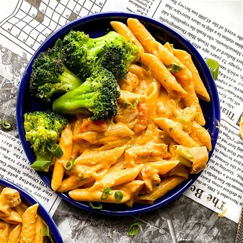 buffalo-chicken-pasta-easy-one-pot-meal image