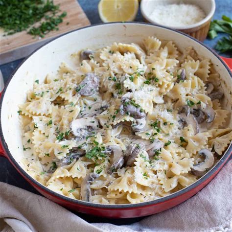 creamy-garlic-mushroom-pasta-recipe-effortless-foodie image
