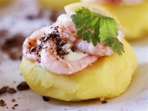 shrimp-with-mashed-potatoes-recipe-eat-smarter-usa image