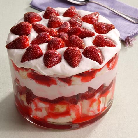 angel-strawberry-dessert-readers-digest-canada image