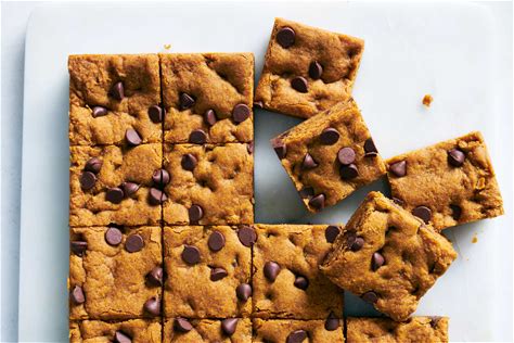 chewy-pumpkin-chocolate-chip-cookie-bars image