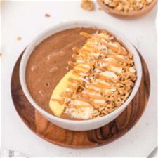 chocolate-smoothie-bowl-clean-eating-kitchen image