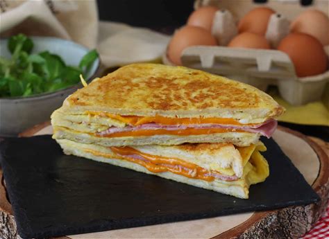 french-toast-omelette-sandwich-egg-sandwich-hack image