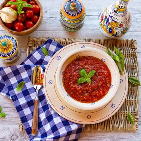 pappa-al-pomodoro-tuscan-tomato-bread-soup image