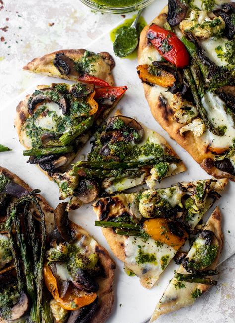 grilled-naan-pizzas-with-vegetables-and-chimichurri image