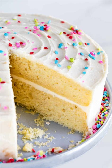basic-yellow-cake-recipe-cakes-and-cupcakes-crazy image