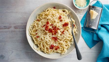 easy-spaghetti-carbonara-recipe-bbc-food image
