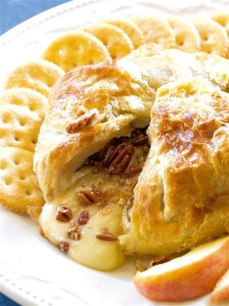 baked-brie-recipe-video-the-girl-who-ate image