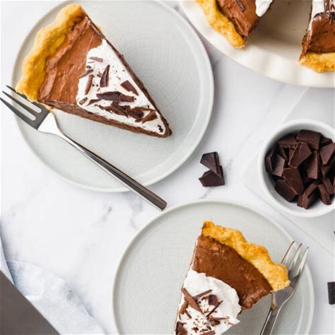 easy-chocolate-pie-recipe-best-desserts image