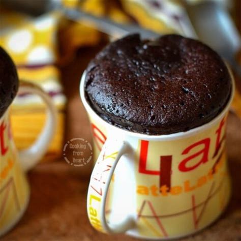 2-minute-eggless-chocolate-cake-cooking-from-heart image