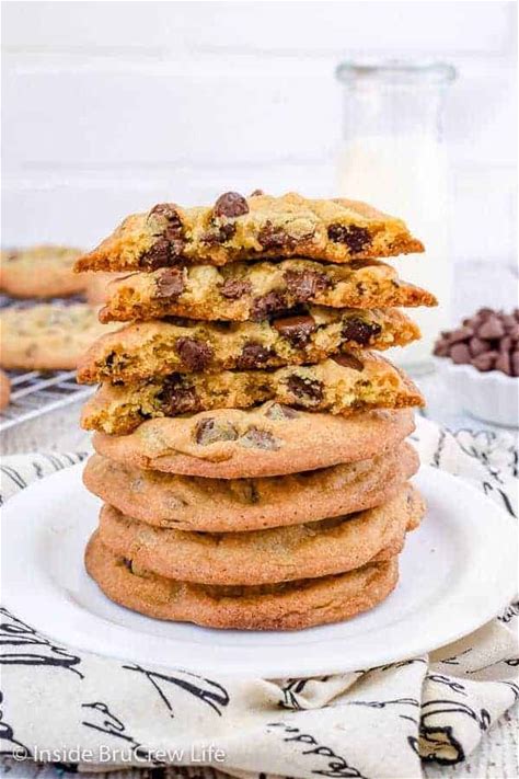 crispy-chewy-chocolate-chip-cookies-inside-brucrew image