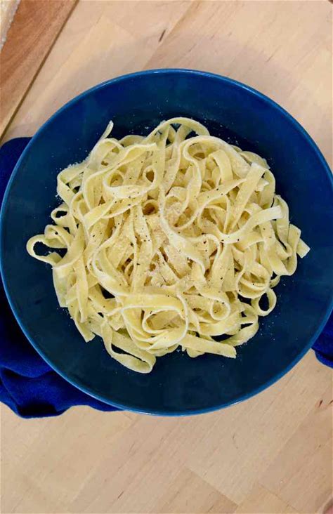 fettuccine-alfredo-traditional-and-authentic-italian image