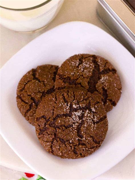 perfect-molasses-crinkles-recipe-mind-over-munch image