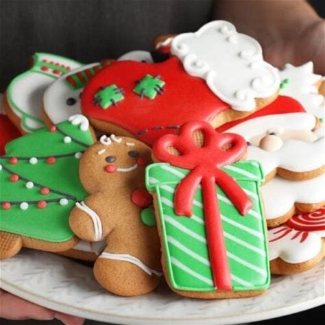 37-best-gingerbread-recipes-for-the-holidays image