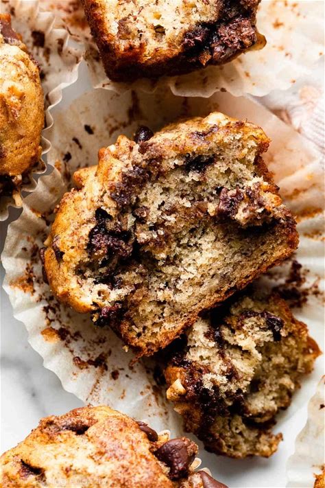 banana-chocolate-chip-streusel-muffins-sallys image