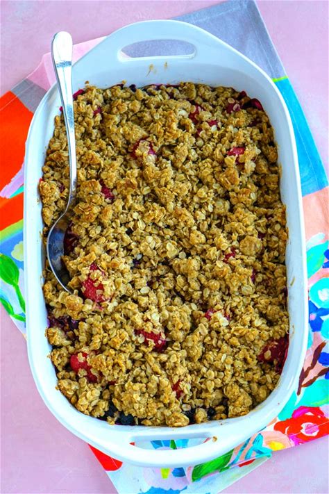 easy-mixed-berry-crisp-recipe-food-folks-and-fun image