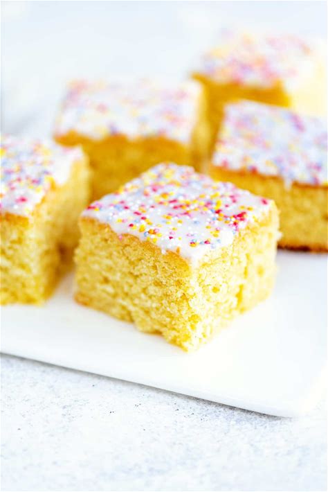 school-cake-sprinkle-tray-bake-supergolden-bakes image