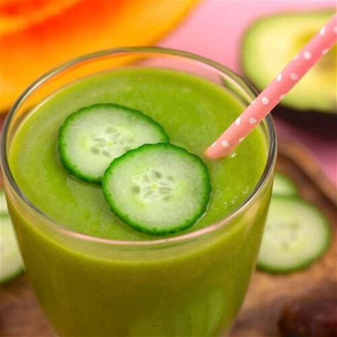 simple-cucumber-smoothie-recipe-mind-over-munch image