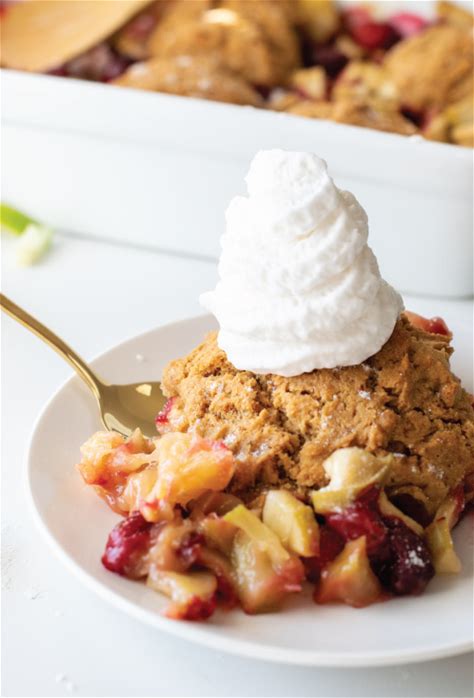 easy-recipe-for-apple-cobbler-with-cranberries-clean image