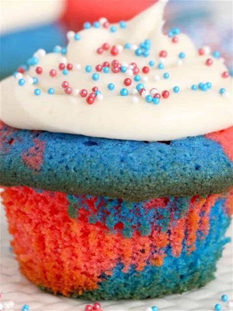 red-white-and-blue-cupcakes-inspirational-momma image