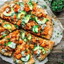 vegan-buffalo-cauliflower-pizza-with-avocado image