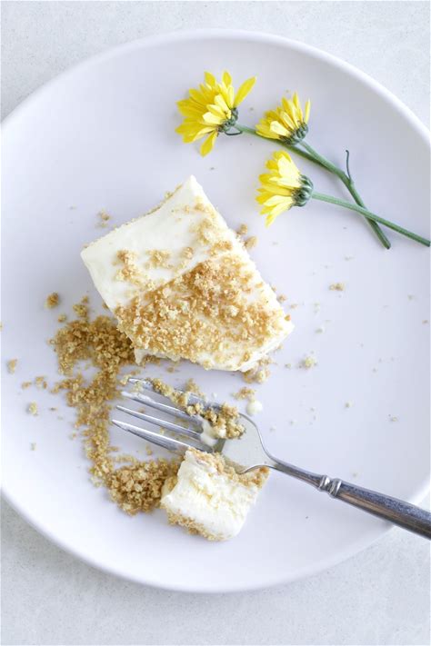 creamy-frozen-lemon-bars-with-graham-cracker-crust image