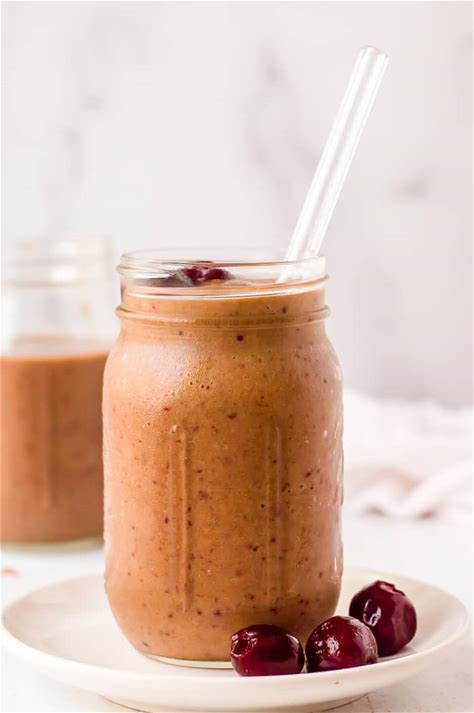 5-minute-nourish-cherry-smoothie-with-spinach image