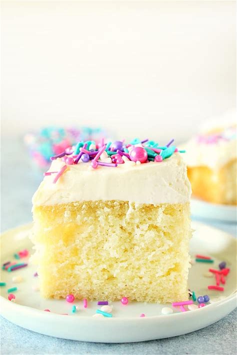 best-one-bowl-vanilla-cake-recipe-crunchy-creamy image