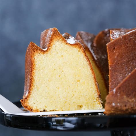 sour-cream-pound-cake-recipe-chef-lindsey-farr image