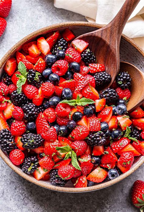 berry-fruit-salad-recipe-runner image