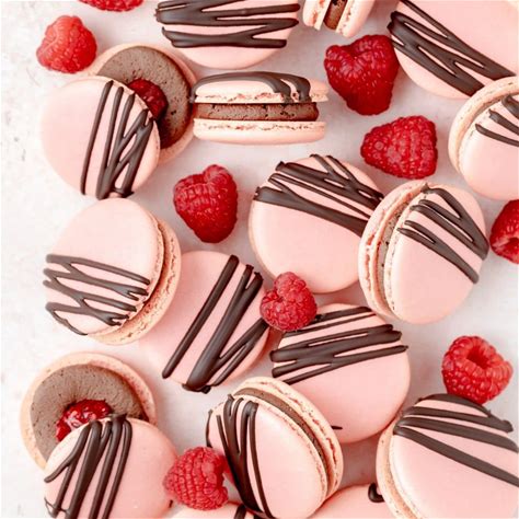 chocolate-raspberry-macarons-with-chambord image